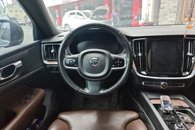 Used Volvo S60 2022 B4 Zhiyuan Luxury Edition Steering Wheel
