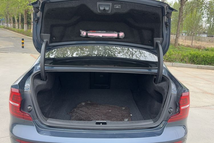 Used Volvo S60 2022 B4 Zhiyi Luxury Edition Trunk
