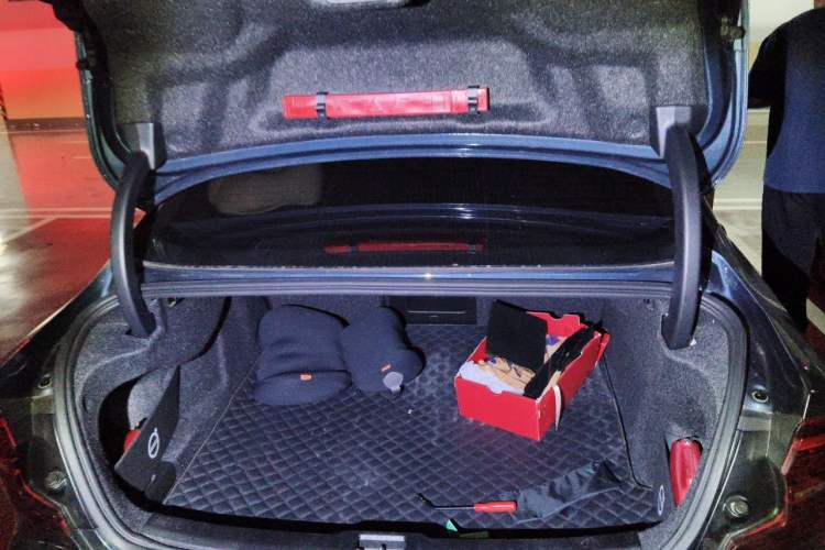 Used Volvo S60 2022 B4 Zhiyi Luxury Edition Trunk