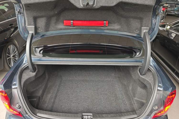 Used Volvo S60 2022 B4 Zhiyuan Luxury Edition Trunk