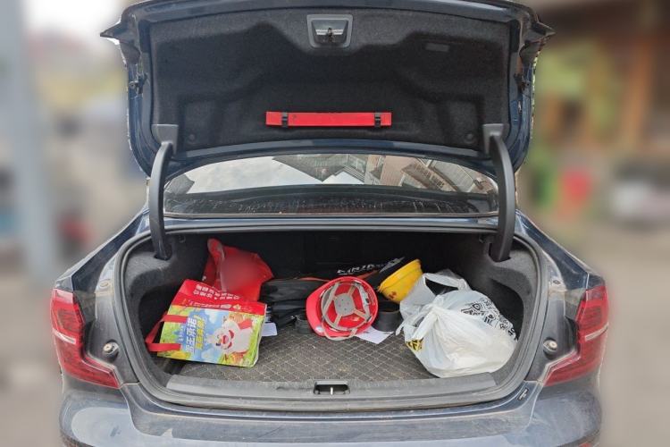 Used Volvo S60 2022 B4 Zhiyuan Luxury Edition Trunk