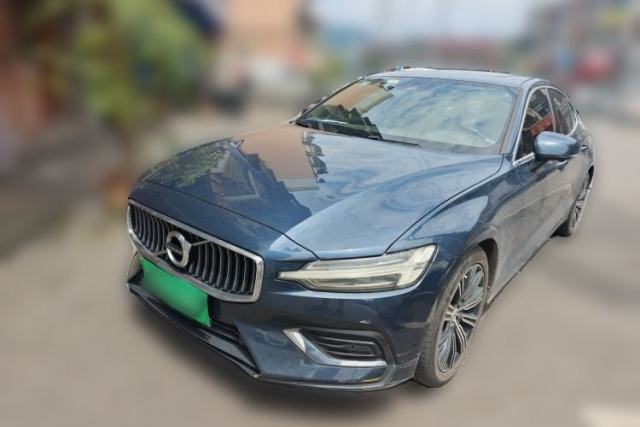 Used Volvo S60 2022 B4 Zhiyuan Luxury Edition