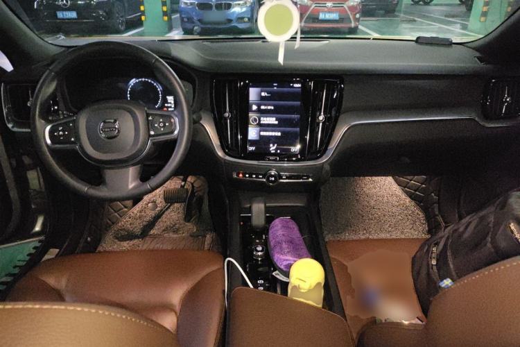 Used Volvo S60 2022 B4 Zhiyi Luxury Edition Center Console