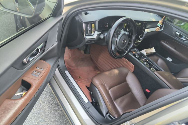 Used Volvo S60 2022 B4 Zhiyi Luxury Edition Driver Seat