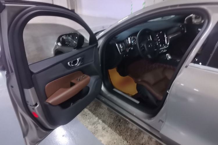 Used Volvo S60 2022 B4 Zhiyuan Luxury Edition Driver Seat