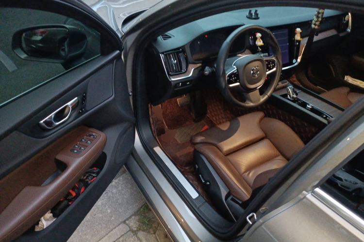 Used Volvo S60 2022 B4 Zhiyuan Luxury Edition Driver Seat