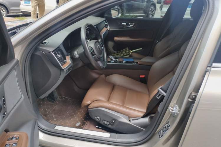 Used Volvo S60 2022 B4 Zhiyuan Luxury Edition Driver Seat