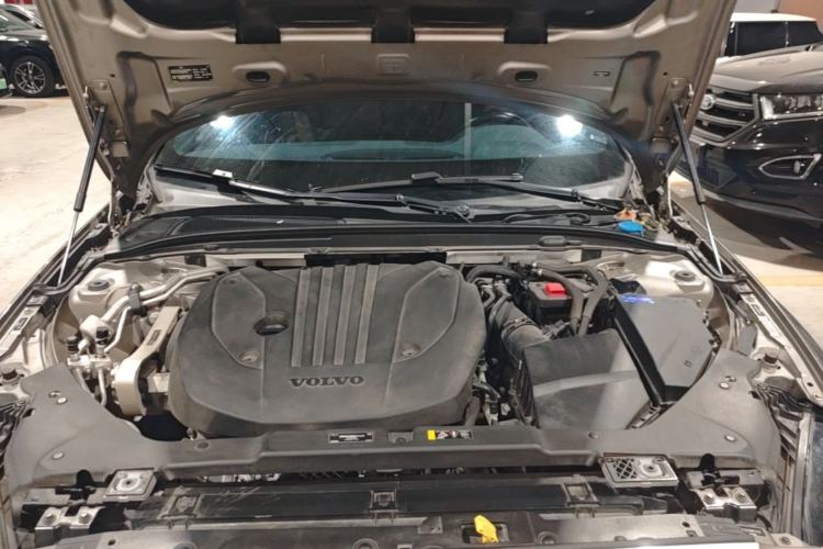 Used Volvo S60 2022 B4 Zhiyi Luxury Edition Engine Bay