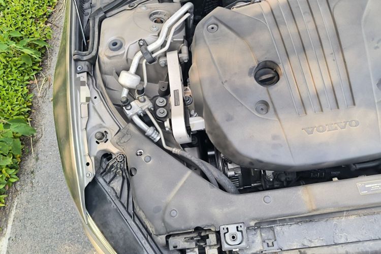 Used Volvo S60 2022 B4 Zhiyi Luxury Edition Engine Bay Right