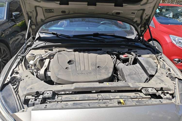 Used Volvo S60 2022 B4 Zhiyuan Luxury Edition Engine Bay