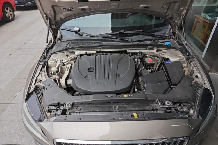 Used Volvo S60 2022 B4 Zhiyi Luxury Edition Engine Bay