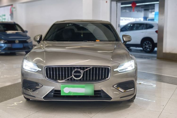 Used Volvo S60 2022 B4 Zhiyi Luxury Edition Exterior 1