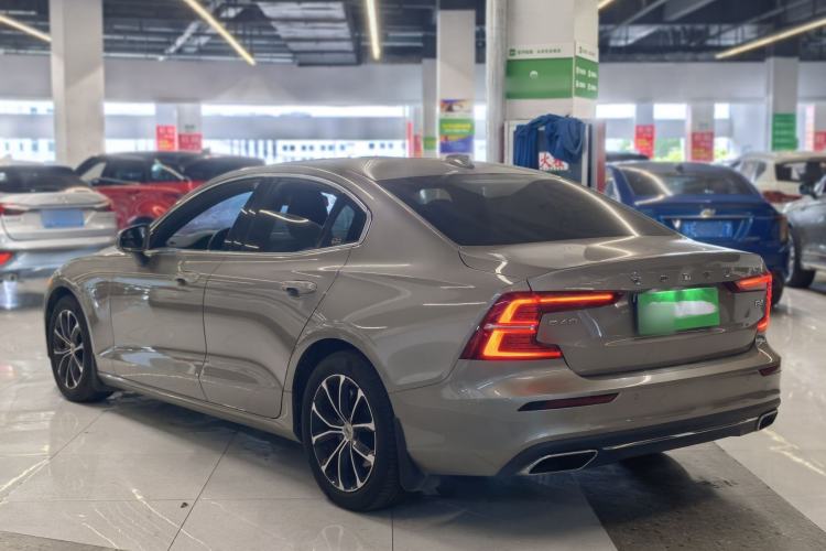 Used Volvo S60 2022 B4 Zhiyi Luxury Edition Exterior 10