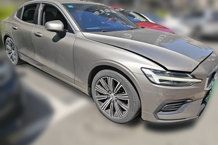 Used Volvo S60 2022 B4 Zhiyuan Luxury Edition Exterior 2