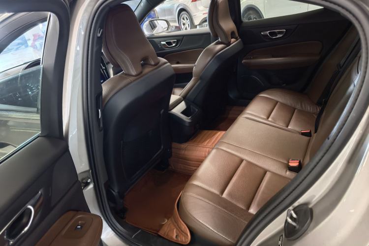 Used Volvo S60 2022 B4 Zhiyi Luxury Edition Exterior 4