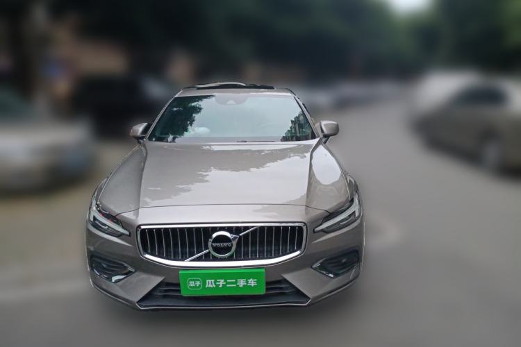 Used Volvo S60 2022 B4 Zhiyuan Luxury Edition Front