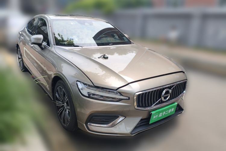 Used Volvo S60 2022 B4 Zhiyuan Luxury Edition Front Right 45 Deg
