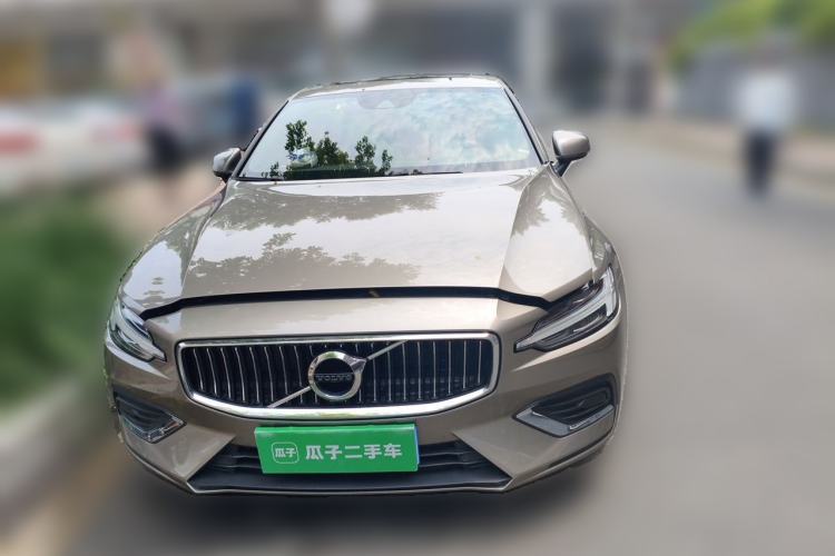 Used Volvo S60 2022 B4 Zhiyuan Luxury Edition Front