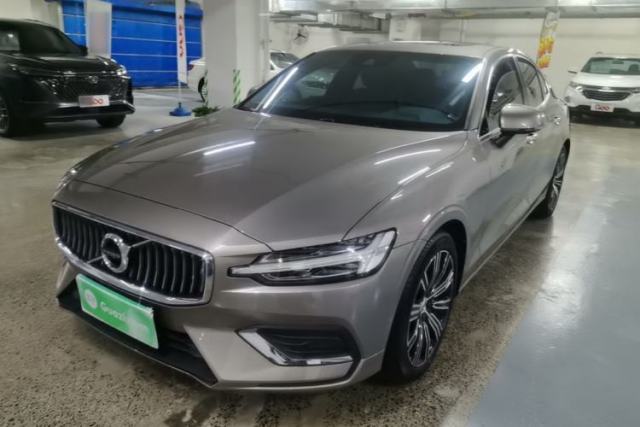 Used Volvo S60 2022 B4 Zhiyuan Luxury Edition