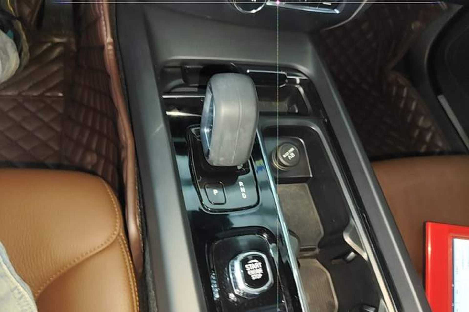 Used Volvo S60 2022 B4 Zhiyi Luxury Edition Gear Lever