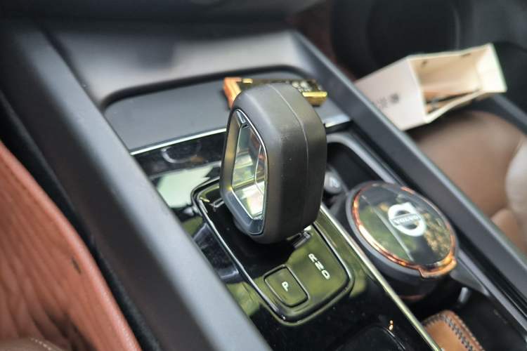 Used Volvo S60 2022 B4 Zhiyi Luxury Edition Gear Lever