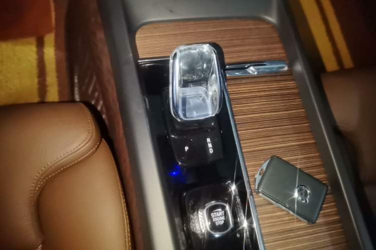 Used Volvo S60 2022 B4 Zhiyuan Luxury Edition Gear Lever