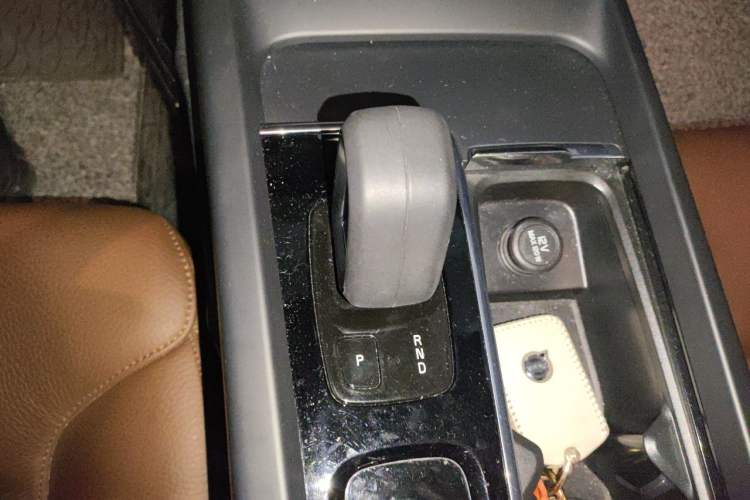 Used Volvo S60 2022 B4 Zhiyi Luxury Edition Gear Lever