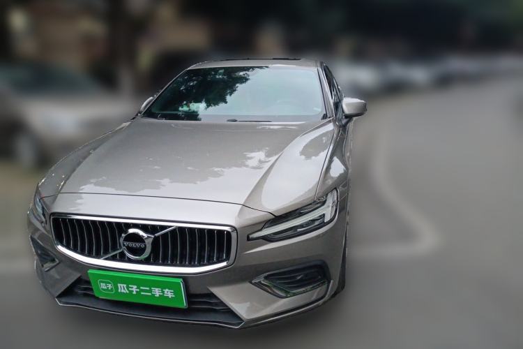 Used Volvo S60 2022 B4 Zhiyuan Luxury Edition Guazi used car, China used car export, Used car for sale, Used  cars, Cheapest cars for sale
