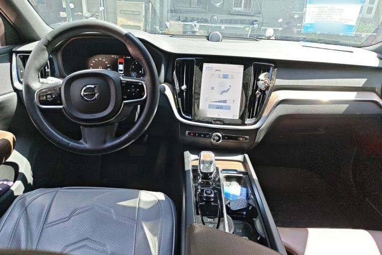 Used Volvo S60 2022 B4 Zhiyuan Luxury Edition Interior 2
