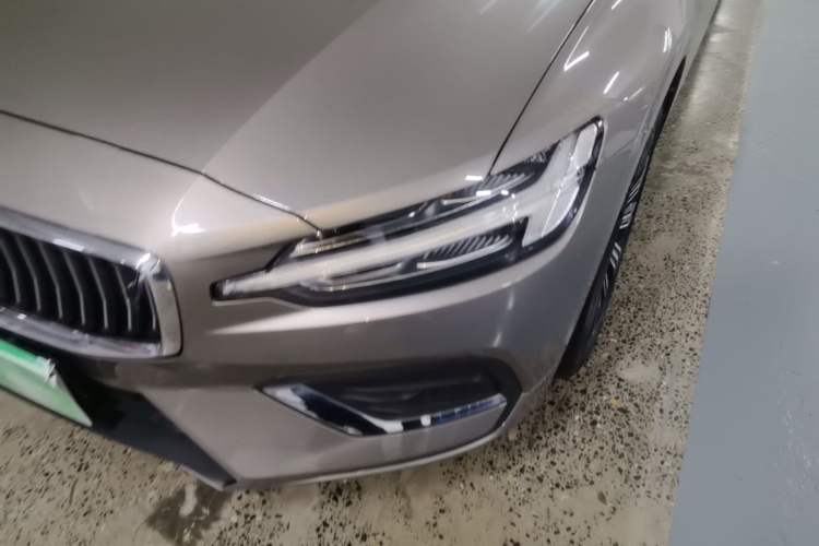 Used Volvo S60 2022 B4 Zhiyuan Luxury Edition Left Front Headlight