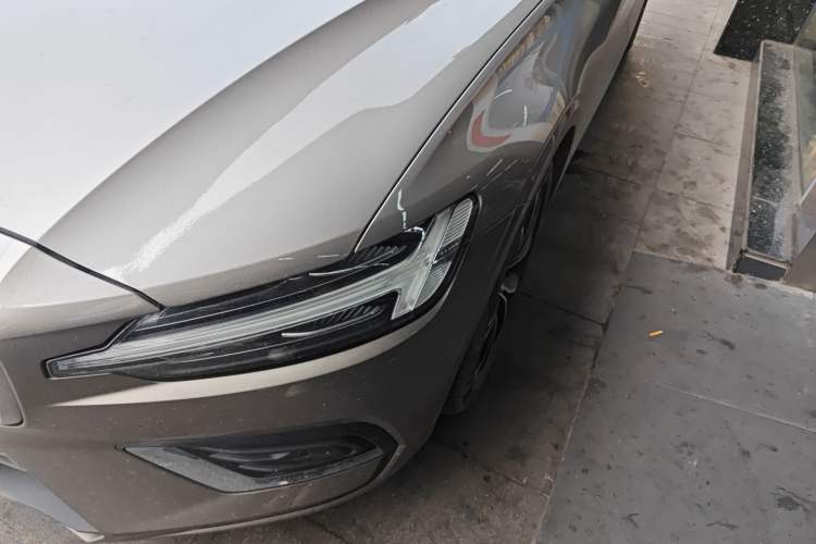 Used Volvo S60 2022 B4 Zhiyi Luxury Edition Left Front Headlight