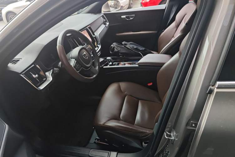 Used Volvo S60 2022 B4 Zhiyi Luxury Edition Left Front Seat