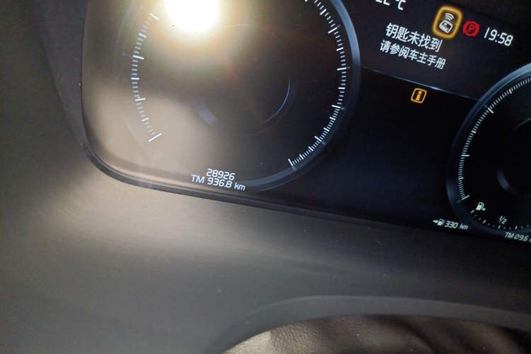 Used Volvo S60 2022 B4 Zhiyuan Luxury Edition Odometer Close Up