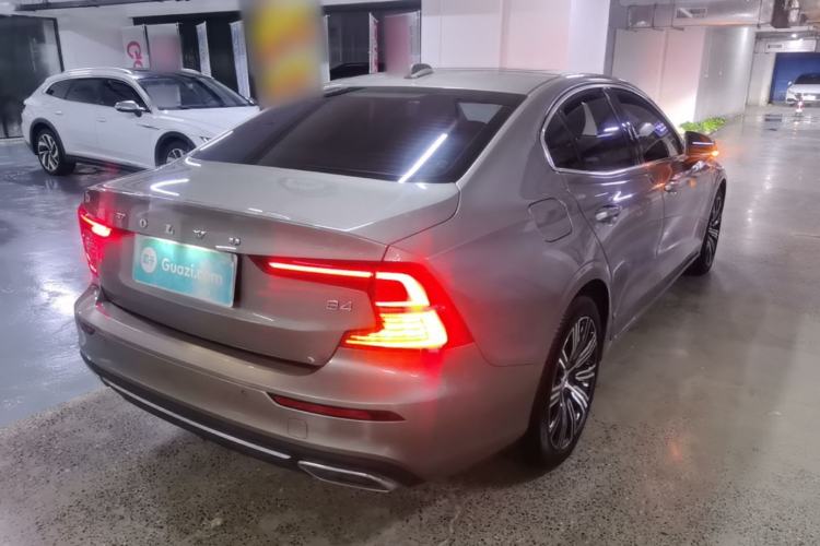 Used Volvo S60 2022 B4 Zhiyuan Luxury Edition Rear Right 45 Deg