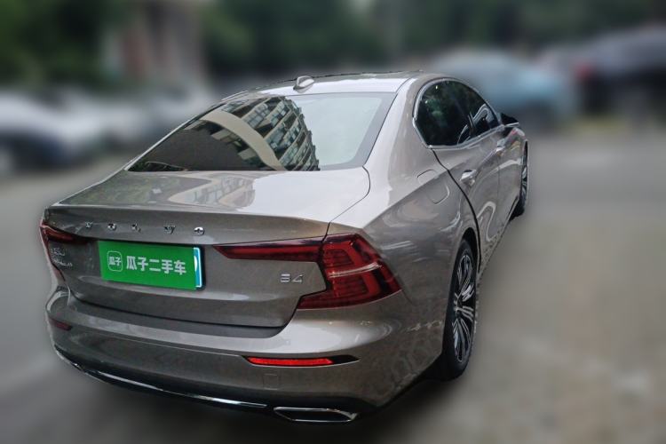 Used Volvo S60 2022 B4 Zhiyuan Luxury Edition Rear Right 45 Deg