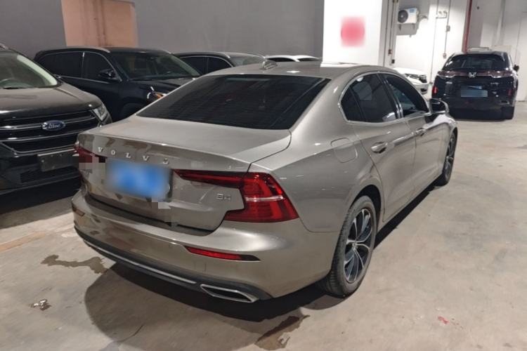 Used Volvo S60 2022 B4 Zhiyi Luxury Edition Rear Right 45 Deg