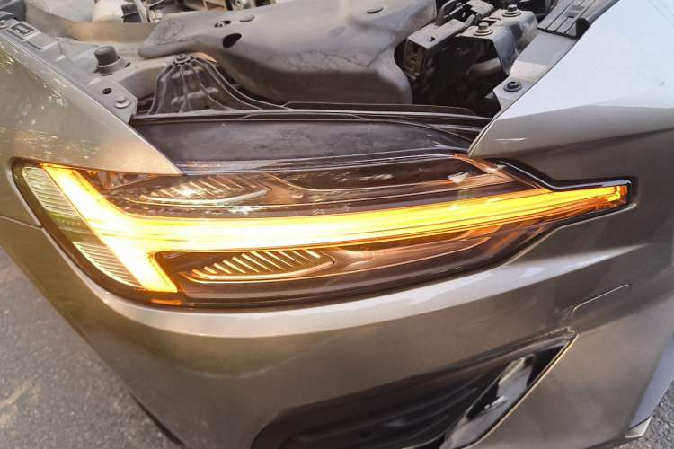 Used Volvo S60 2022 B4 Zhiyi Luxury Edition Right Front Headlight