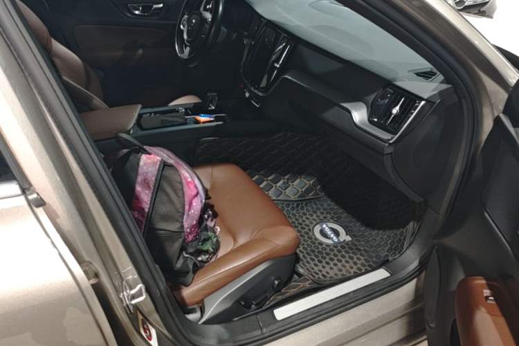 Used Volvo S60 2022 B4 Zhiyi Luxury Edition Right Front Seat
