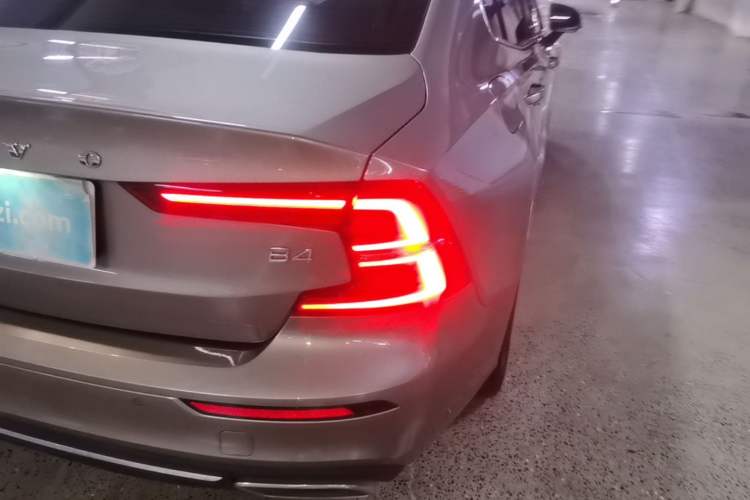 Used Volvo S60 2022 B4 Zhiyuan Luxury Edition Right Rear Taillight
