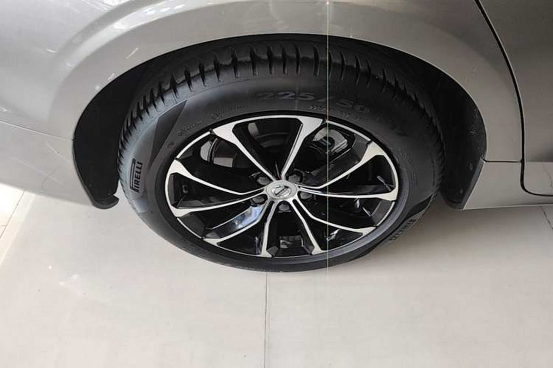 Used Volvo S60 2022 B4 Zhiyi Luxury Edition Right Rear Wheel Hub