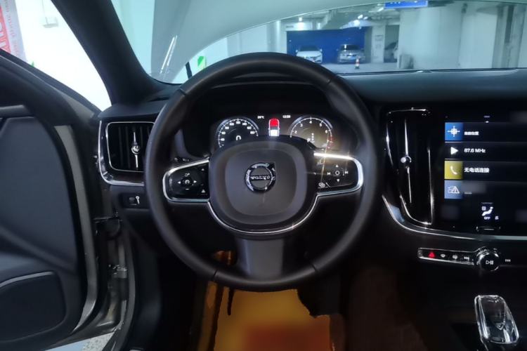 Used Volvo S60 2022 B4 Zhiyuan Luxury Edition Steering Wheel