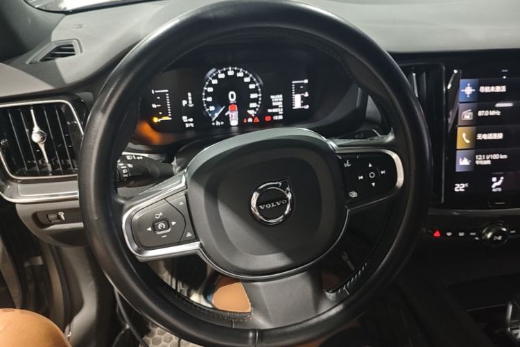 Used Volvo S60 2022 B4 Zhiyi Luxury Edition Steering Wheel