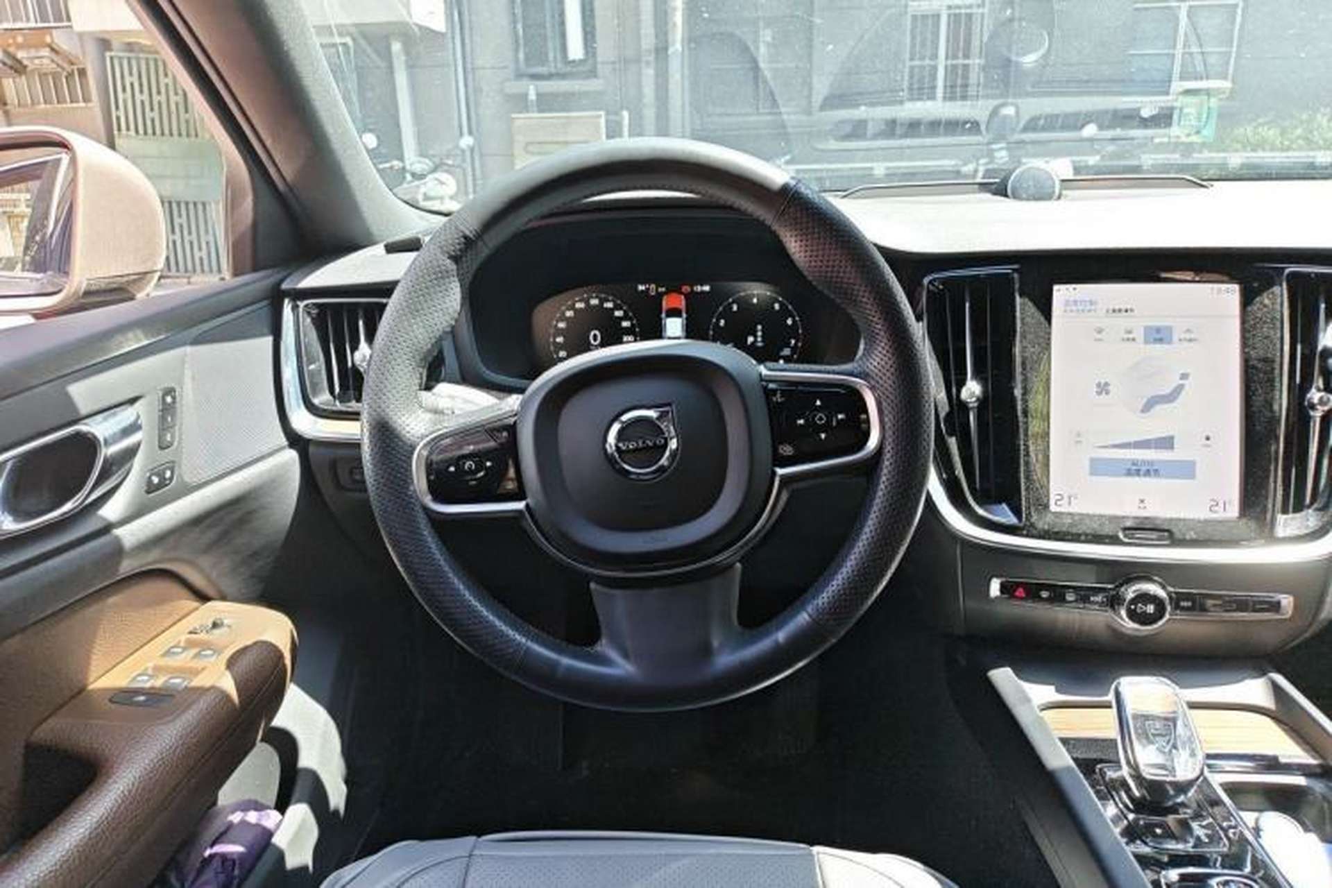 Used Volvo S60 2022 B4 Zhiyuan Luxury Edition Steering Wheel
