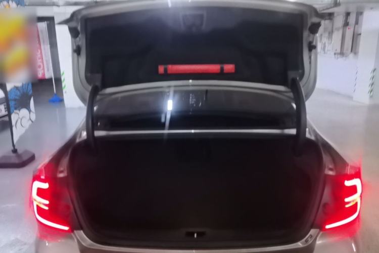 Used Volvo S60 2022 B4 Zhiyuan Luxury Edition Trunk
