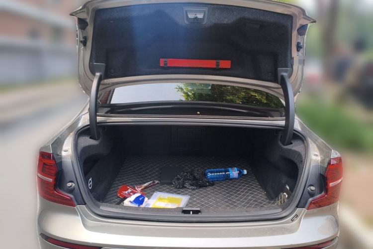 Used Volvo S60 2022 B4 Zhiyuan Luxury Edition Trunk
