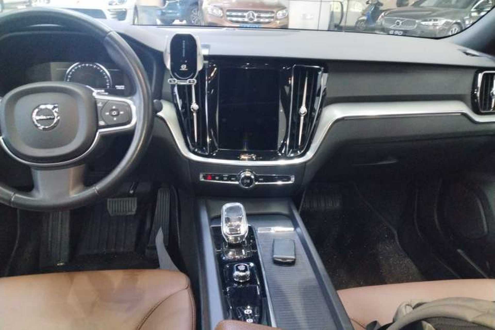 Used Volvo S60 2022 B4 Zhiyi Luxury Edition Audio And AC Panel