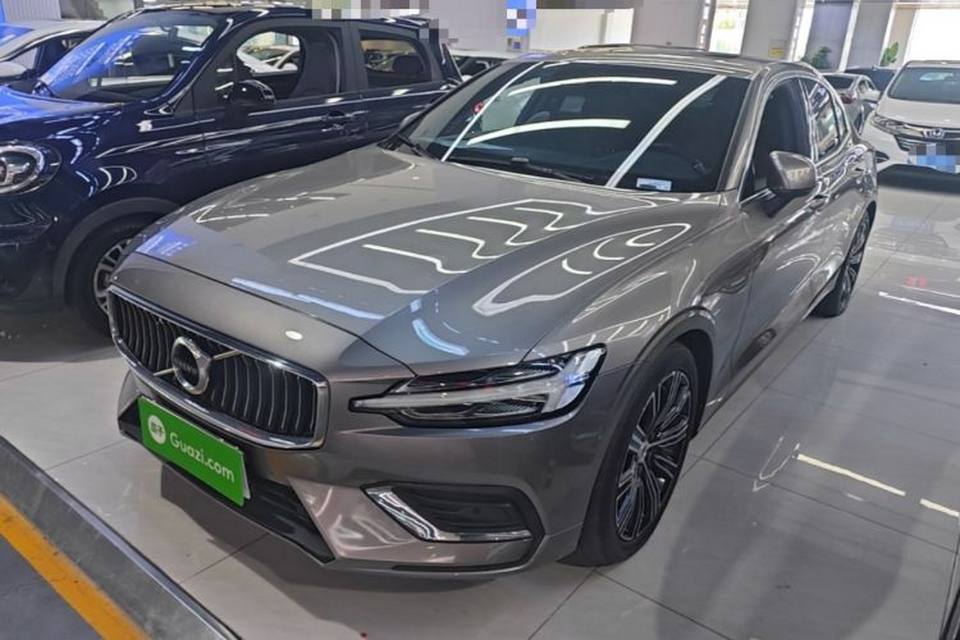 Volvo S60 2022