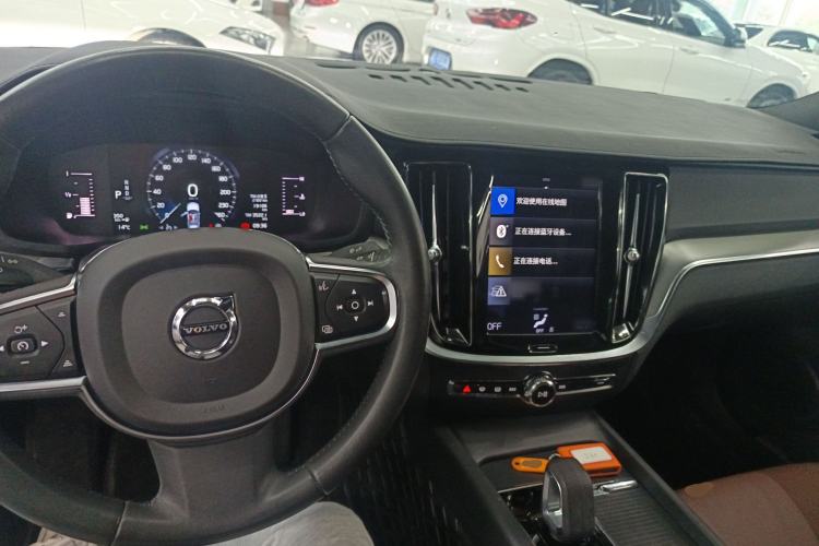 Used Volvo S60 2022 B4 Zhiyi Luxury Edition Center Console