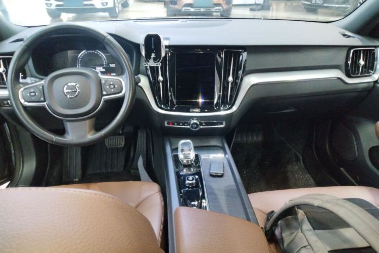 Used Volvo S60 2022 B4 Zhiyi Luxury Edition Center Console