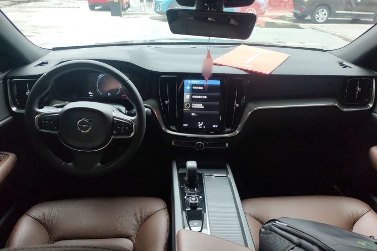 Used Volvo S60 2022 B4 Zhiyi Luxury Edition Center Console